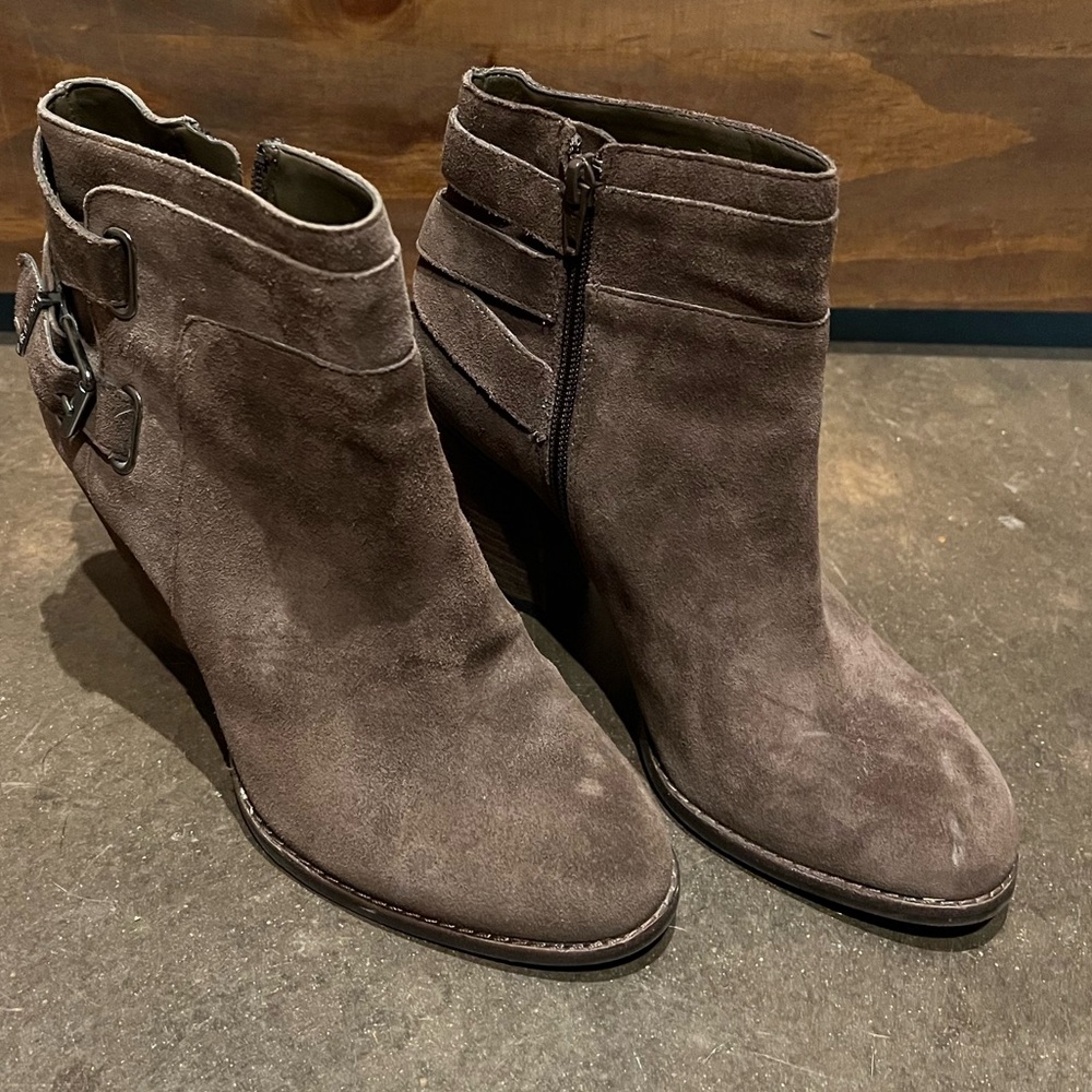 Women’s gianni bini heeled booties size 7.5